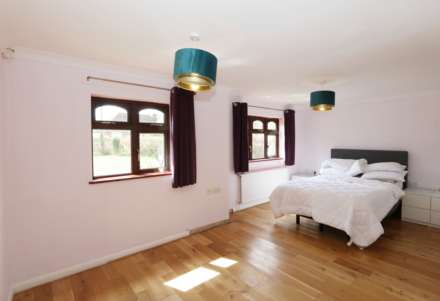 Emery Acres, Upper Basildon, Image 9