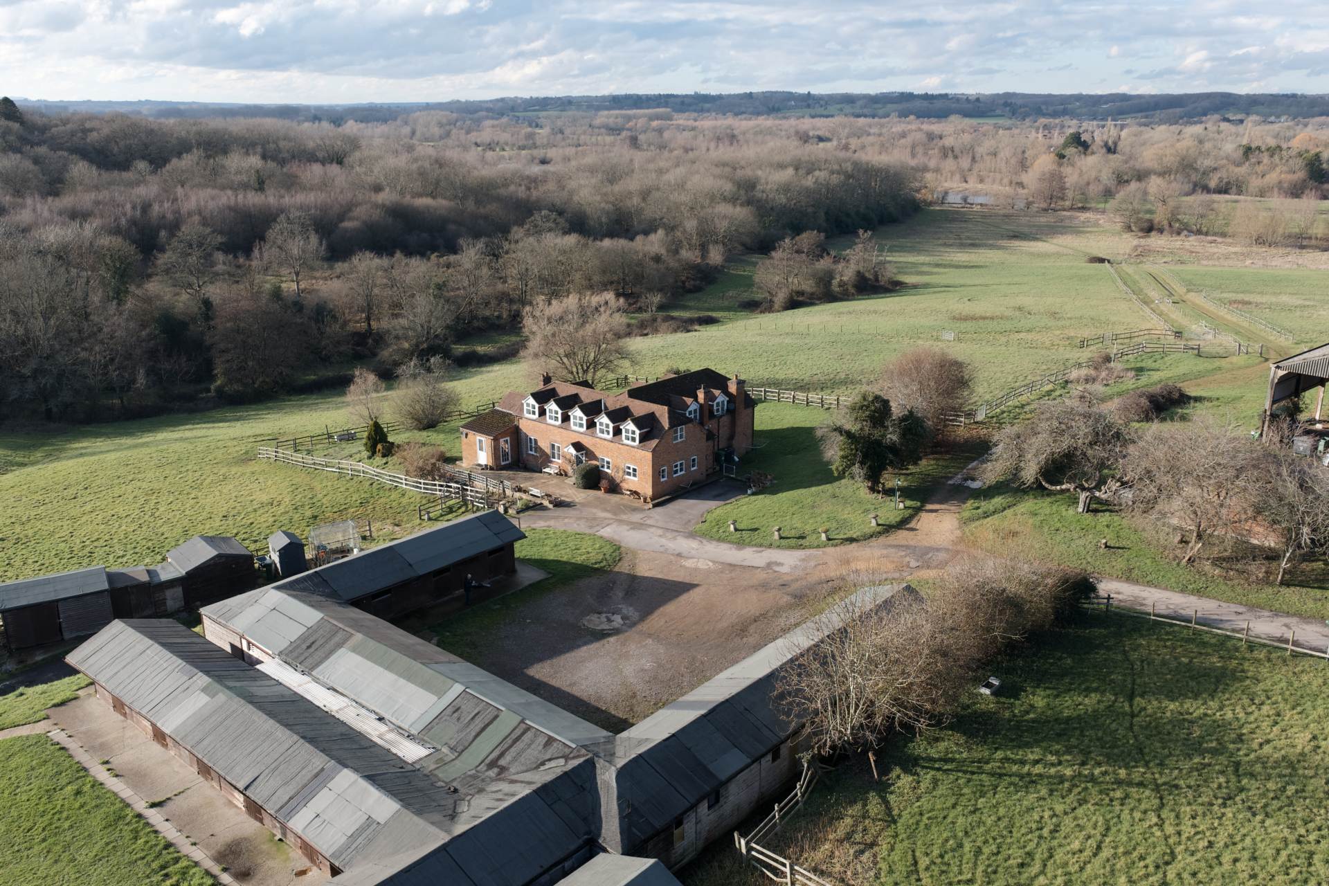 Padworth, Berkshire - 40 acres/ equestrian, 30 loose boxes, Image 7