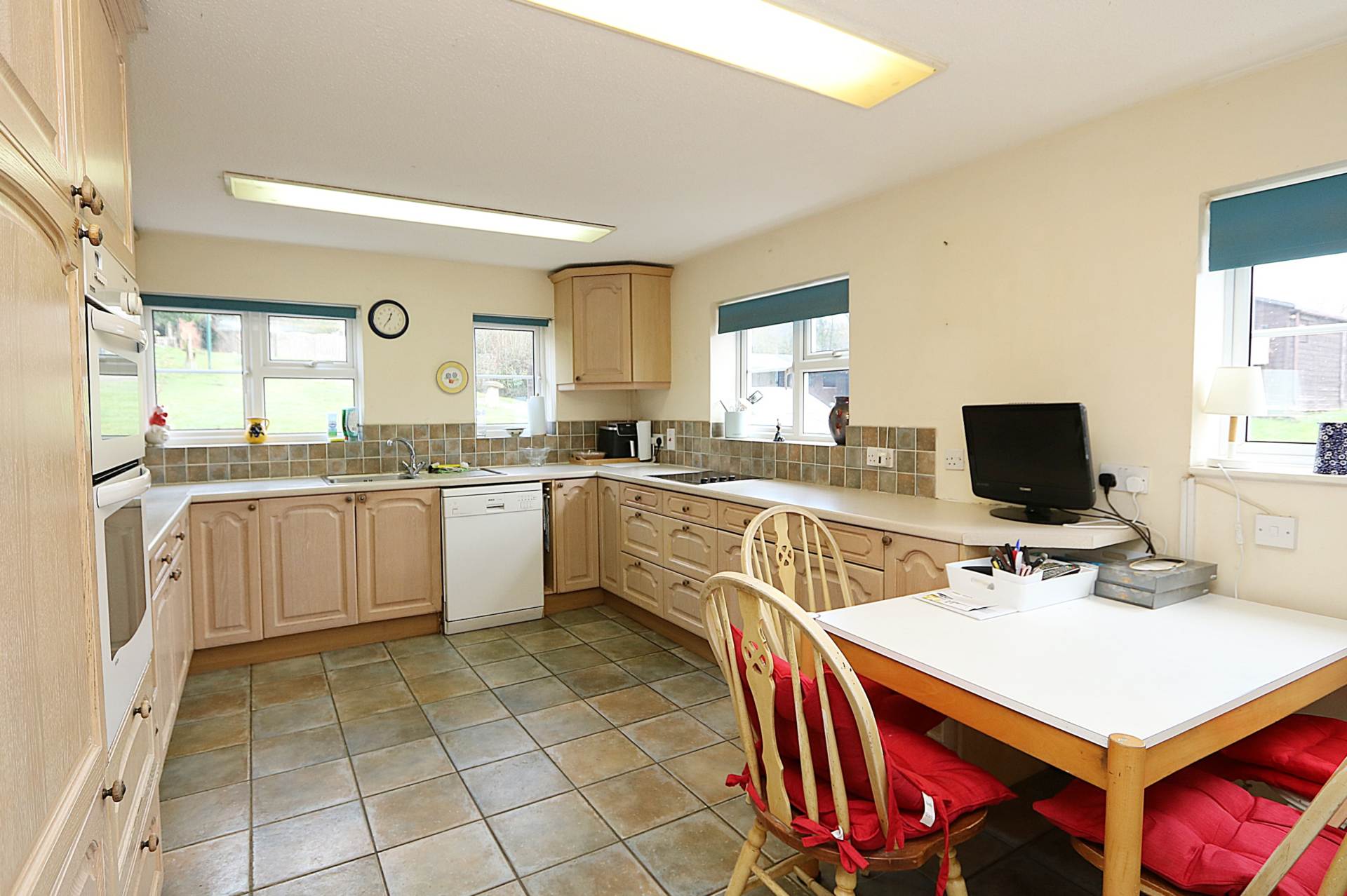 Padworth, Berkshire - 40 acres/ equestrian, 30 loose boxes, Image 8