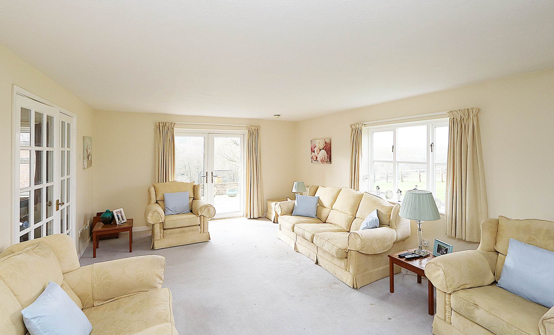 Padworth, Berkshire - 40 acres/ equestrian, 30 loose boxes, Image 9