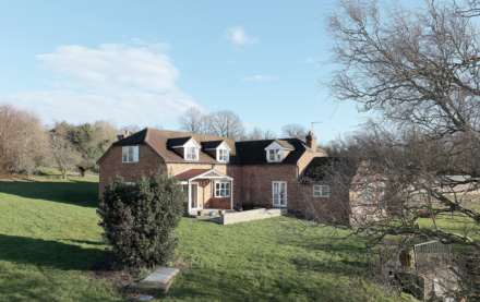 Padworth, Berkshire - 40 acres/ equestrian, 30 loose boxes, Image 12