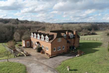 Padworth, Berkshire - 40 acres/ equestrian, 30 loose boxes, Image 13