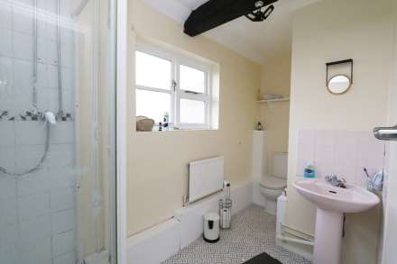 Padworth, Berkshire - 40 acres/ equestrian, 30 loose boxes, Image 18