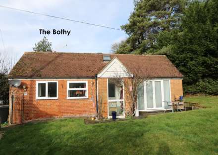 Padworth, Berkshire - 40 acres/ equestrian, 30 loose boxes, Image 20