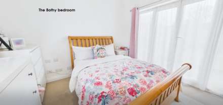 Padworth, Berkshire - 40 acres/ equestrian, 30 loose boxes, Image 23