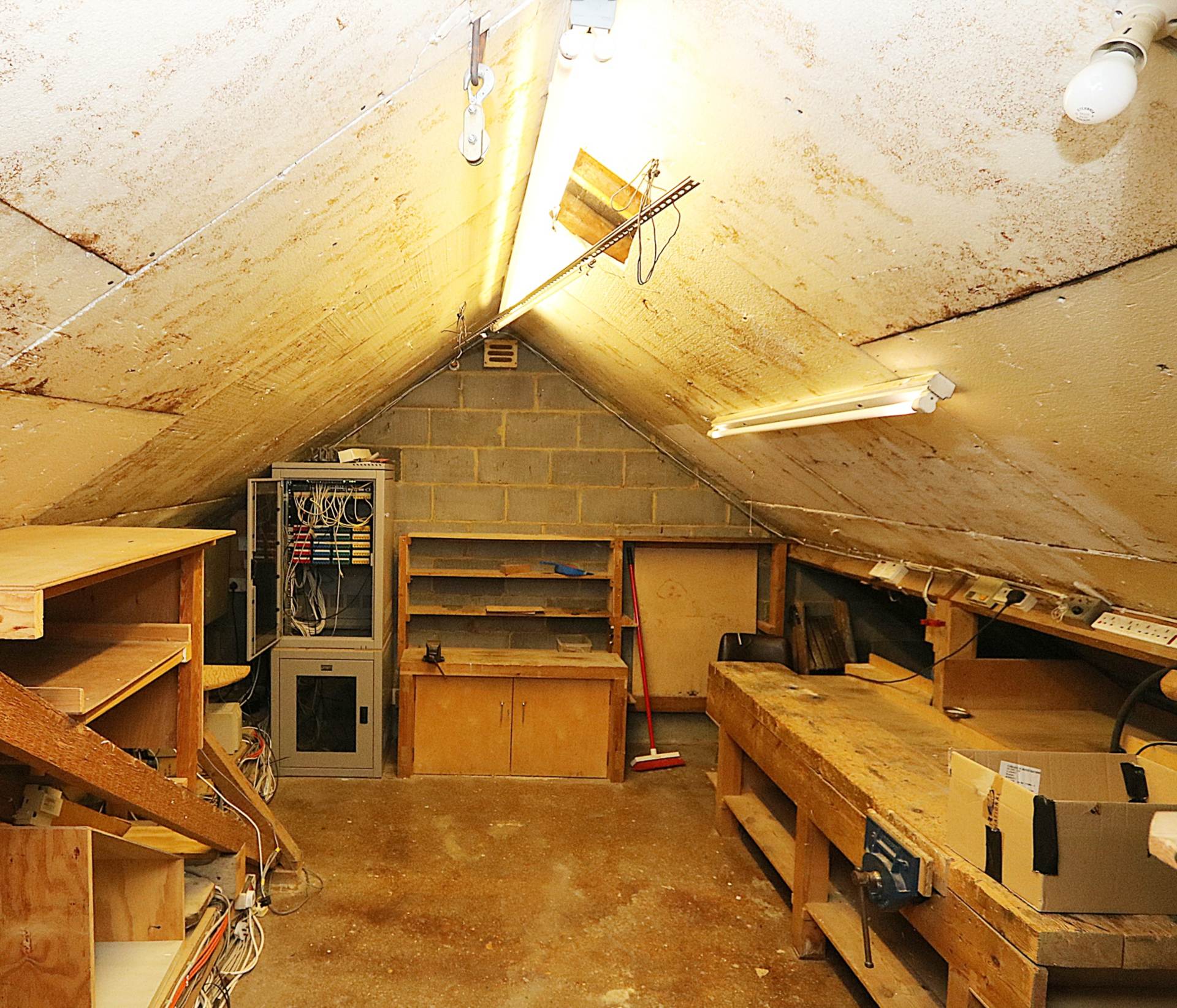 Tilehurst, off the highly sought after Long Lane, Image 22