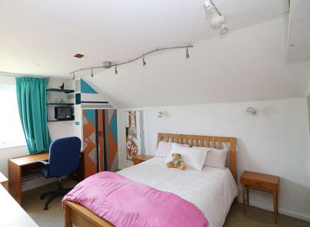 Tilehurst, off the highly sought after Long Lane, Image 17