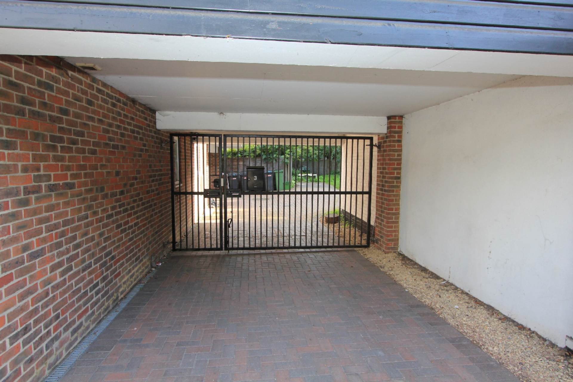 Pangbourne, Berkshire - Walk to shops, amenities and train station to London & Oxford, Image 9