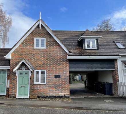 Pangbourne, Berkshire - Walk to shops, amenities and train station to London & Oxford, Image 1