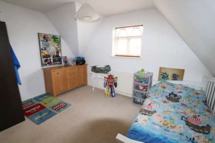 Pangbourne, Berkshire - Walk to shops, amenities and train station to London & Oxford, Image 8