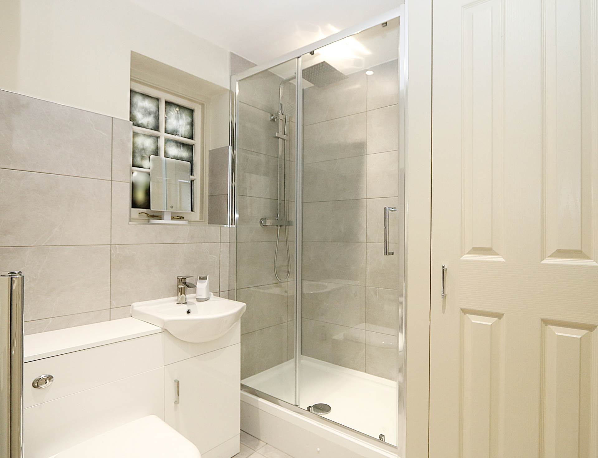 Pangbourne - Walk to train to London & Oxford, shops, restaurants, Image 8