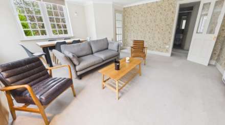 Pangbourne - Walk to train to London & Oxford, shops, restaurants, Image 5