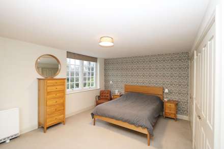 Pangbourne - Walk to train to London & Oxford, shops, restaurants, Image 6