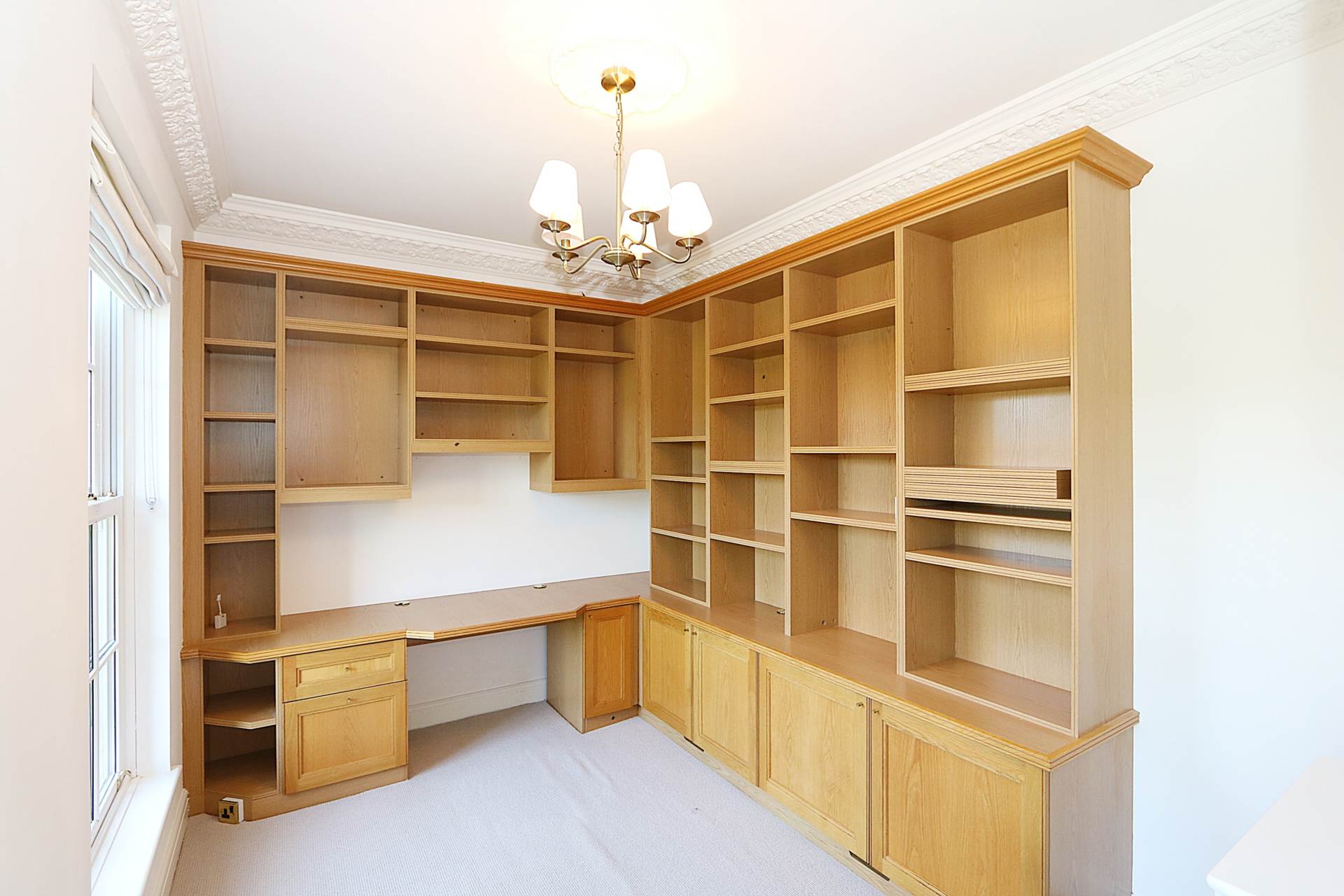 Pangbourne, Pangbourne Hill - peaceful location within easy 6/7 mins walk to the shops/ train station to London, Image 11