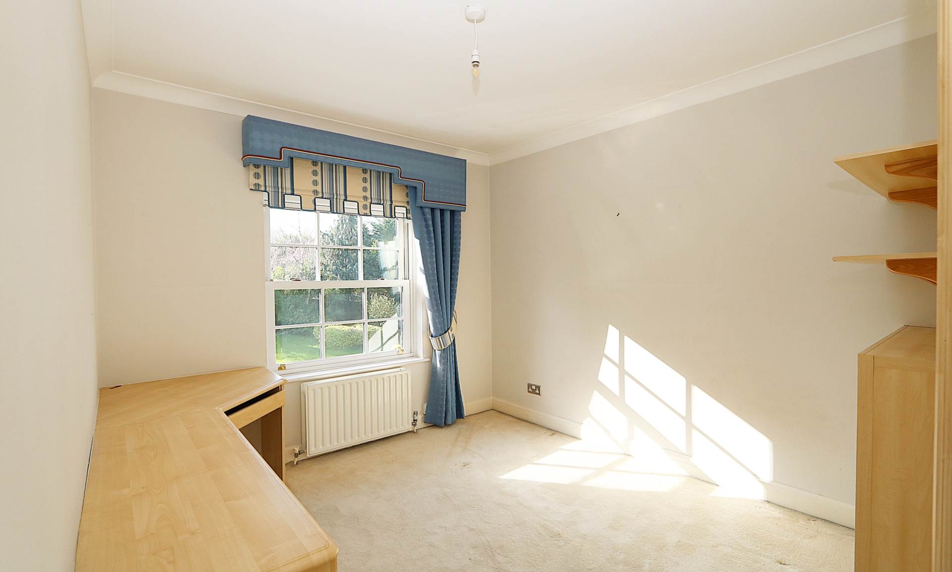 Pangbourne, Pangbourne Hill - peaceful location within easy 6/7 mins walk to the shops/ train station to London, Image 16