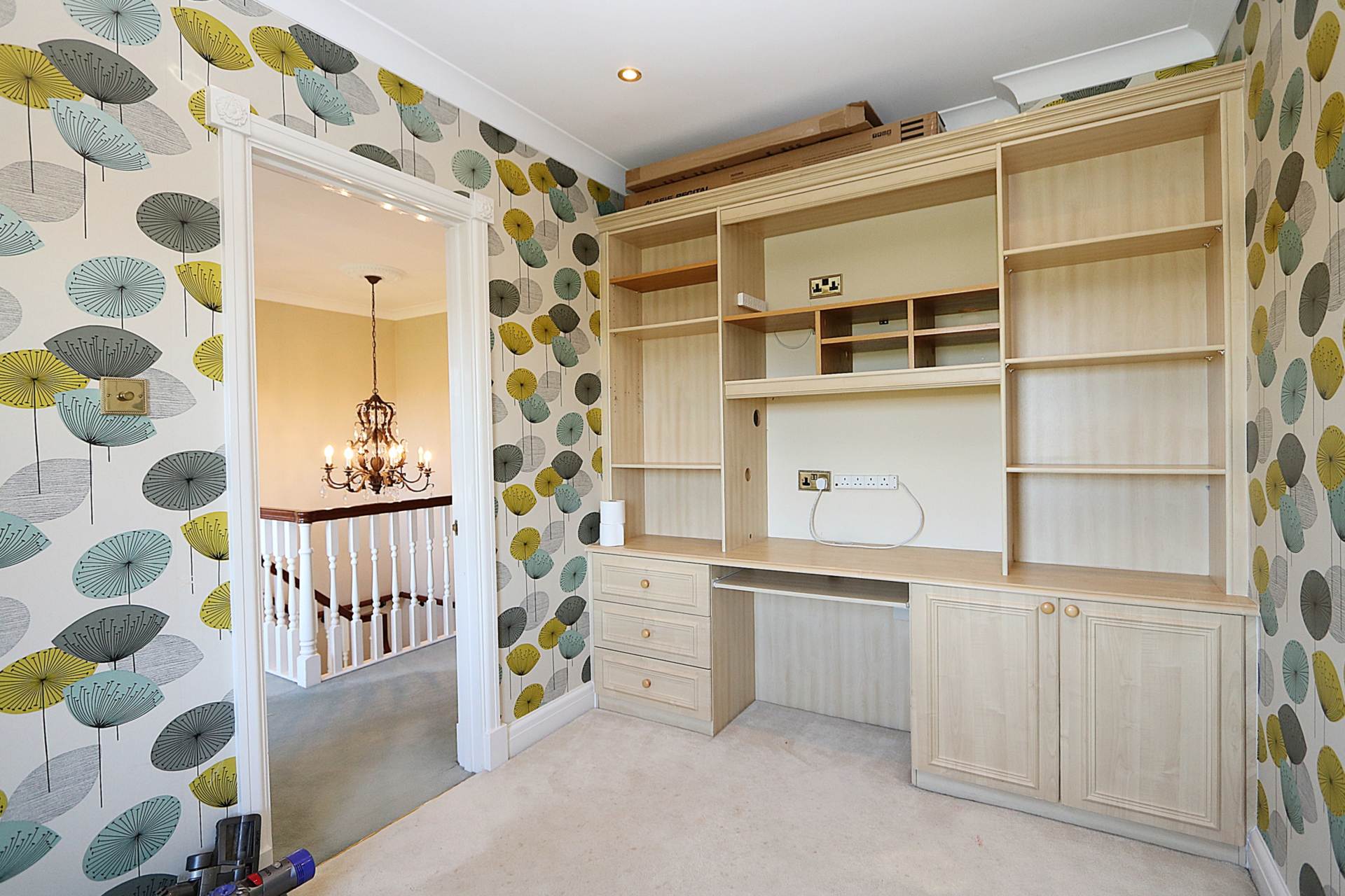 Pangbourne, Pangbourne Hill - peaceful location within easy 6/7 mins walk to the shops/ train station to London, Image 18