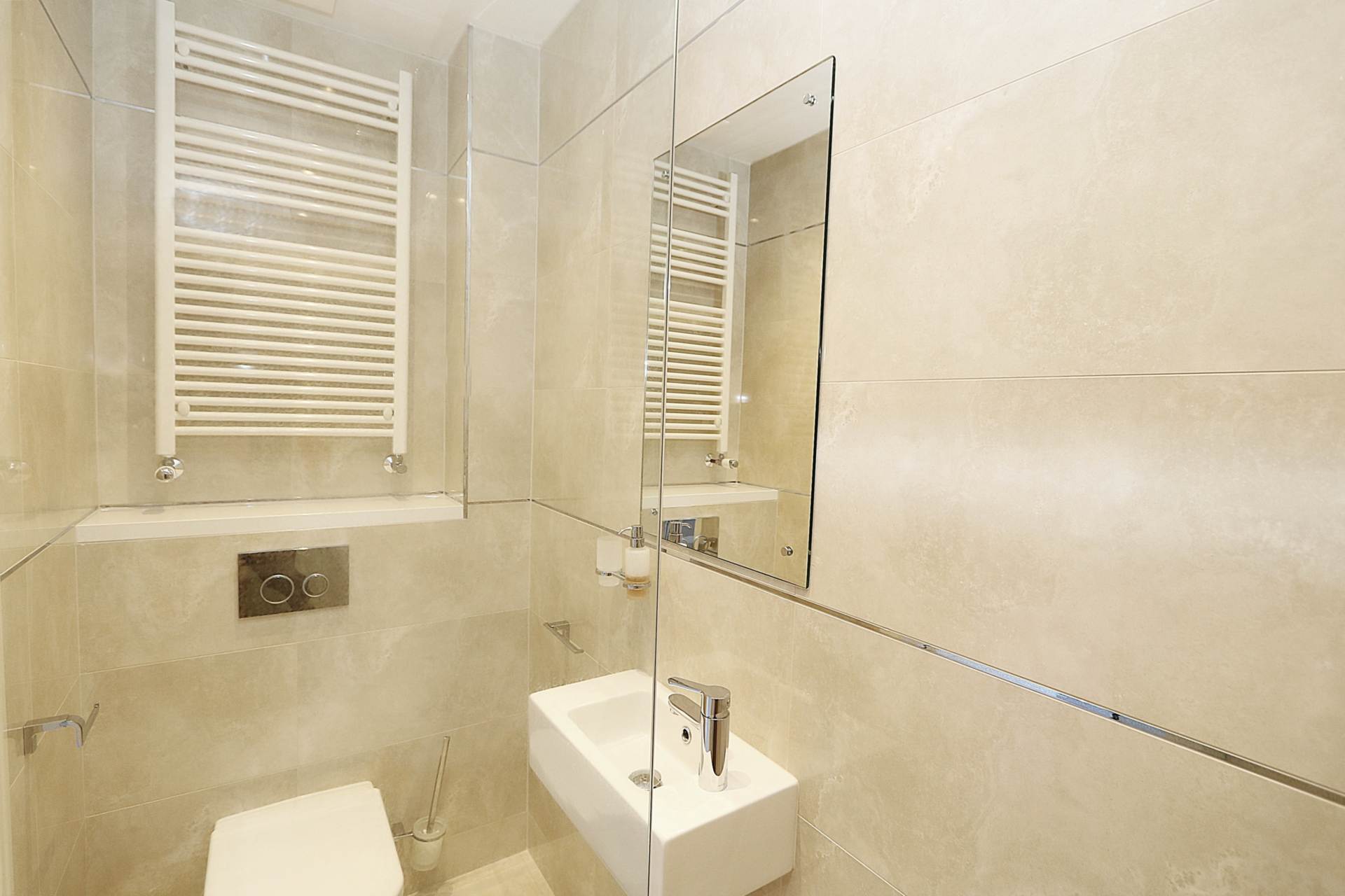 Pangbourne, Pangbourne Hill - peaceful location within easy 6/7 mins walk to the shops/ train station to London, Image 21