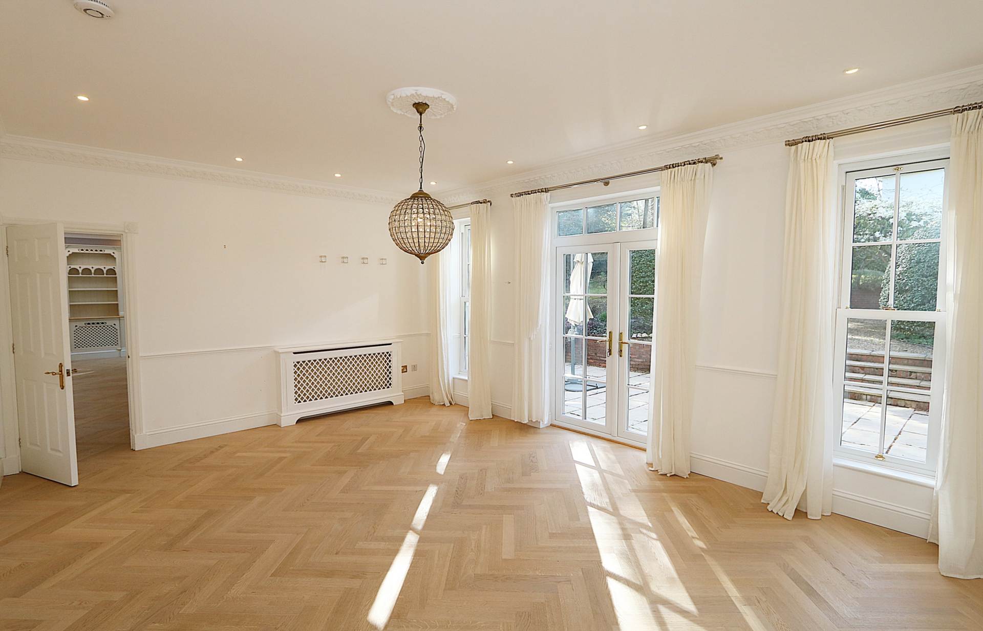 Pangbourne, Pangbourne Hill - peaceful location within easy 6/7 mins walk to the shops/ train station to London, Image 8