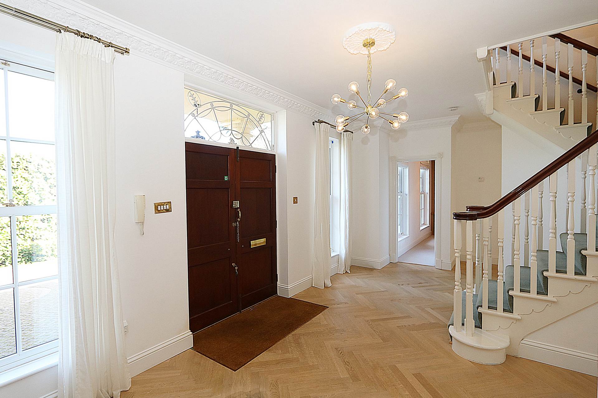 Pangbourne, Pangbourne Hill - peaceful location within easy 6/7 mins walk to the shops/ train station to London, Image 9