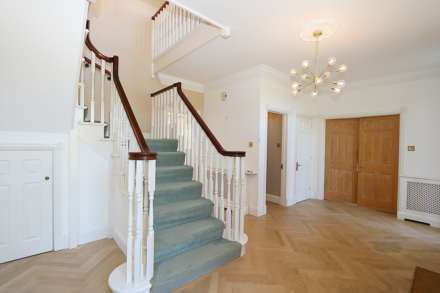 Pangbourne, Pangbourne Hill - peaceful location within easy 6/7 mins walk to the shops/ train station to London, Image 10