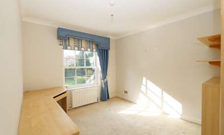 Pangbourne, Pangbourne Hill - peaceful location within easy 6/7 mins walk to the shops/ train station to London, Image 16
