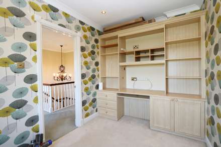 Pangbourne, Pangbourne Hill - peaceful location within easy 6/7 mins walk to the shops/ train station to London, Image 18