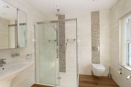 Pangbourne, Pangbourne Hill - peaceful location within easy 6/7 mins walk to the shops/ train station to London, Image 19