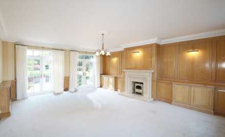 Pangbourne, Pangbourne Hill - peaceful location within easy 6/7 mins walk to the shops/ train station to London, Image 2