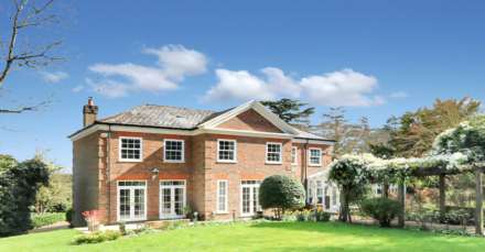 Pangbourne, Pangbourne Hill - peaceful location within easy 6/7 mins walk to the shops/ train station to London, Image 26