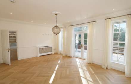 Pangbourne, Pangbourne Hill - peaceful location within easy 6/7 mins walk to the shops/ train station to London, Image 8