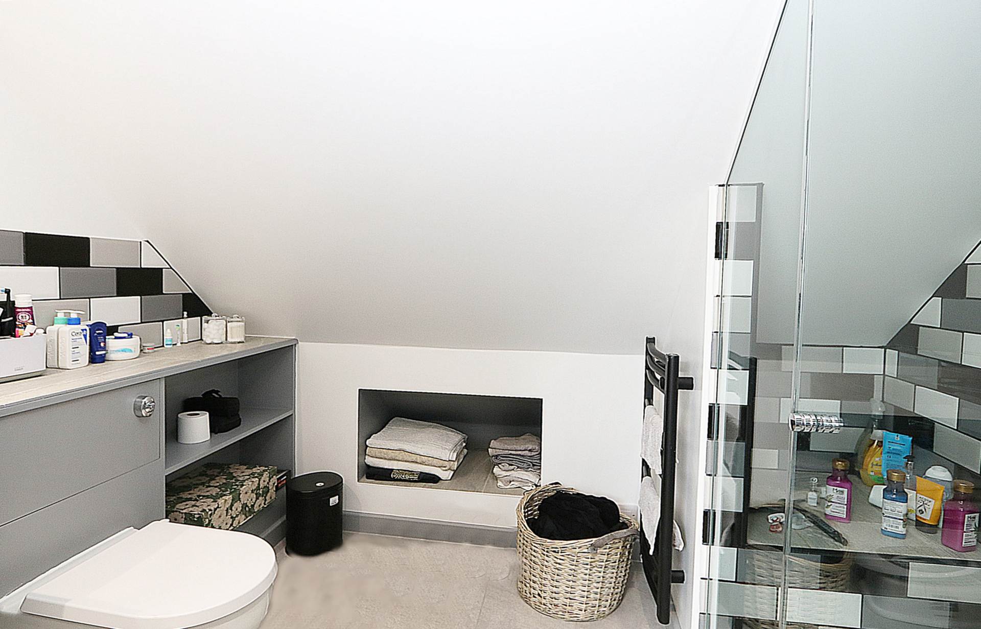 Moulsford, Oxfordshire - Walk to village green,  pub/ restaurant, Moulsford & Cranford House Schools, Image 20