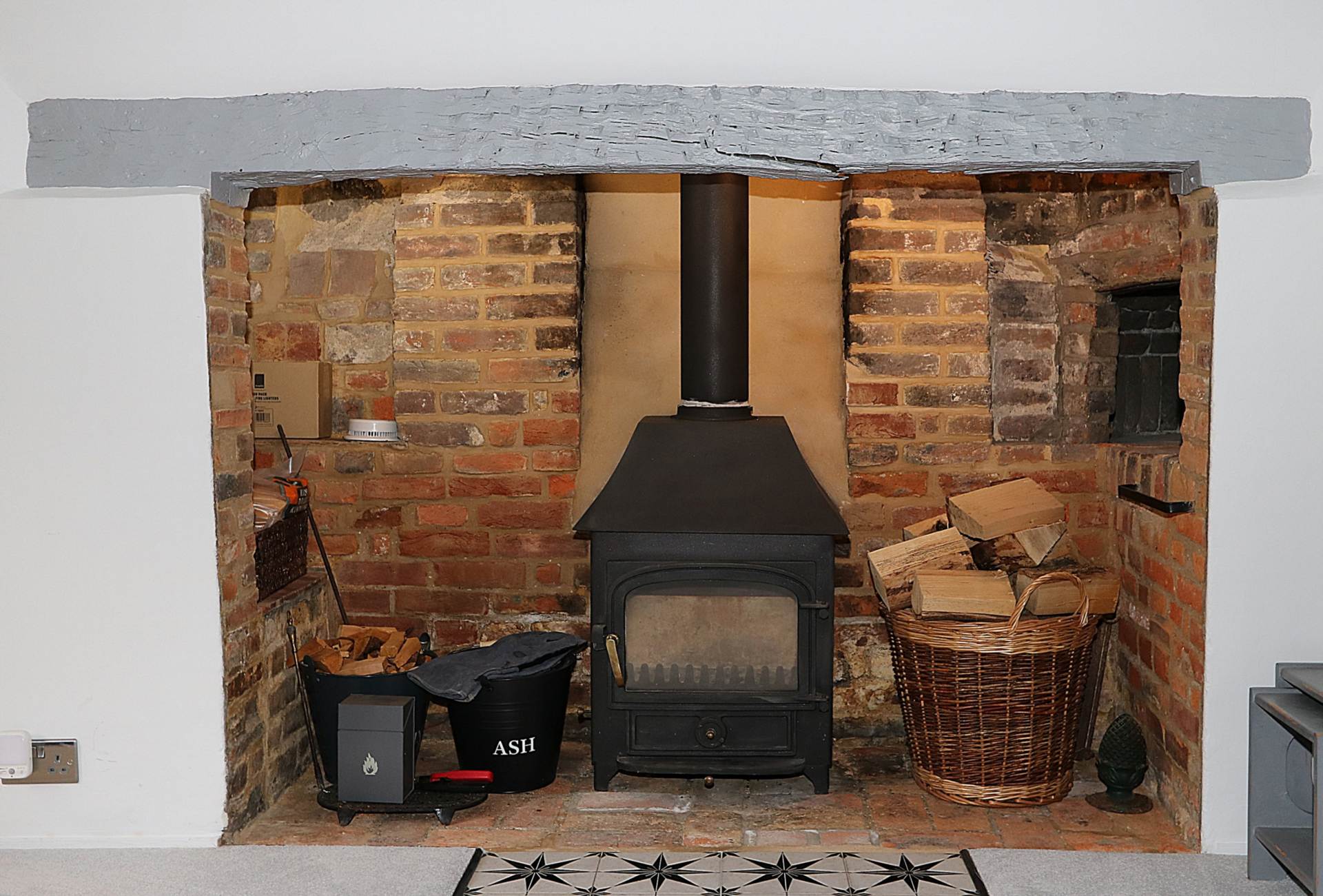 Moulsford, Oxfordshire - Walk to village green,  pub/ restaurant, Moulsford & Cranford House Schools, Image 25