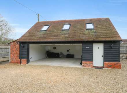 Moulsford, Oxfordshire - Walk to village green,  pub/ restaurant, Moulsford & Cranford House Schools, Image 10