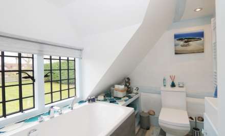 Moulsford, Oxfordshire - Walk to village green,  pub/ restaurant, Moulsford & Cranford House Schools, Image 17