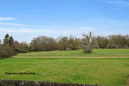 Moulsford, Oxfordshire - Walk to village green,  pub/ restaurant, Moulsford & Cranford House Schools, Image 24