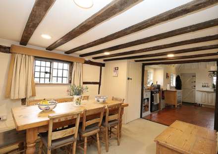 Moulsford, Oxfordshire - Walk to village green,  pub/ restaurant, Moulsford & Cranford House Schools, Image 6