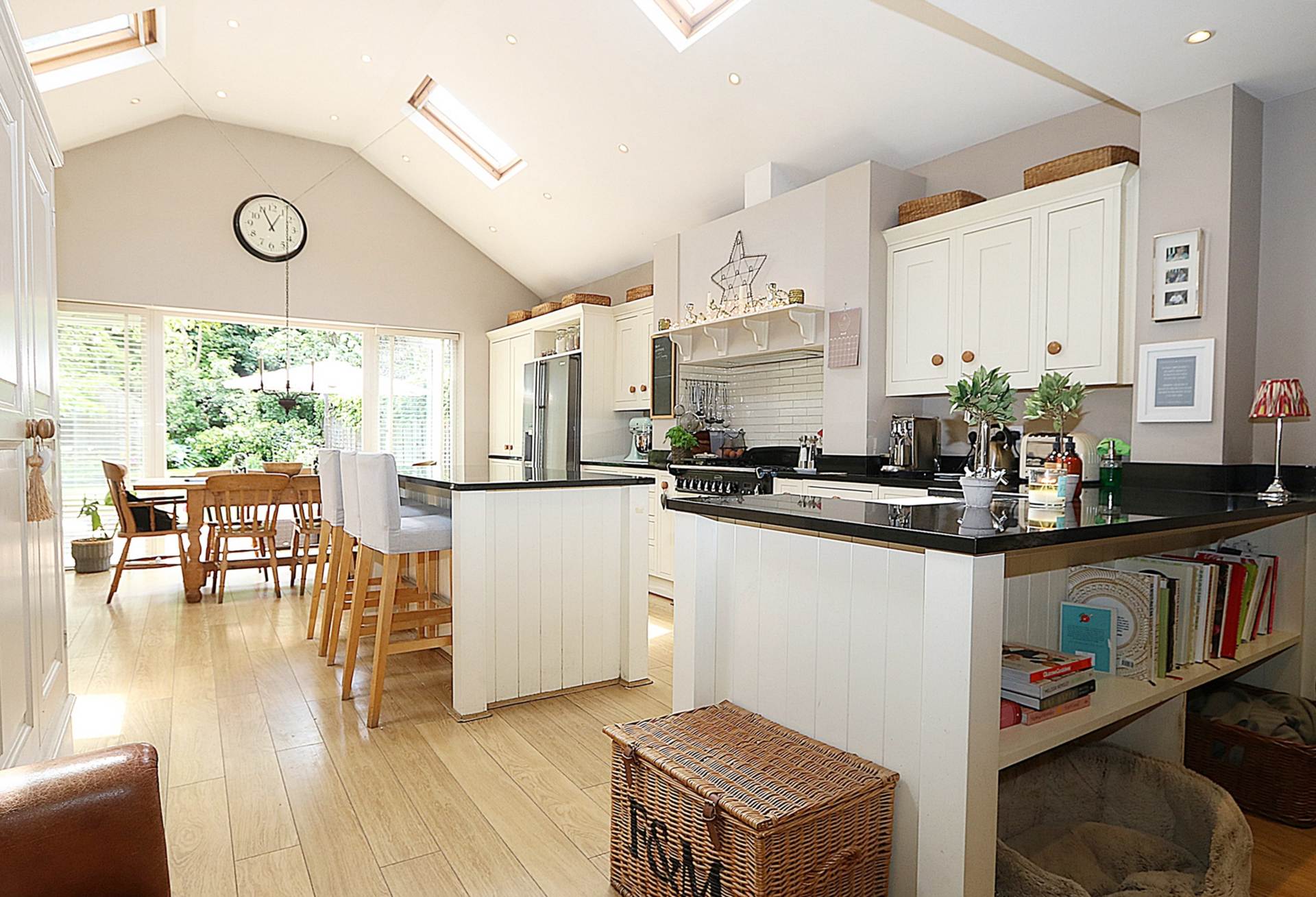 Thames Avenue, Pangbourne - Walk to shops & train station to London, Image 2