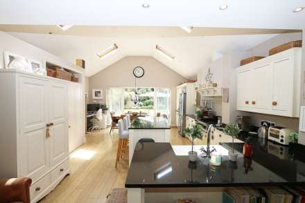 Thames Avenue, Pangbourne - Walk to shops & train station to London, Image 5