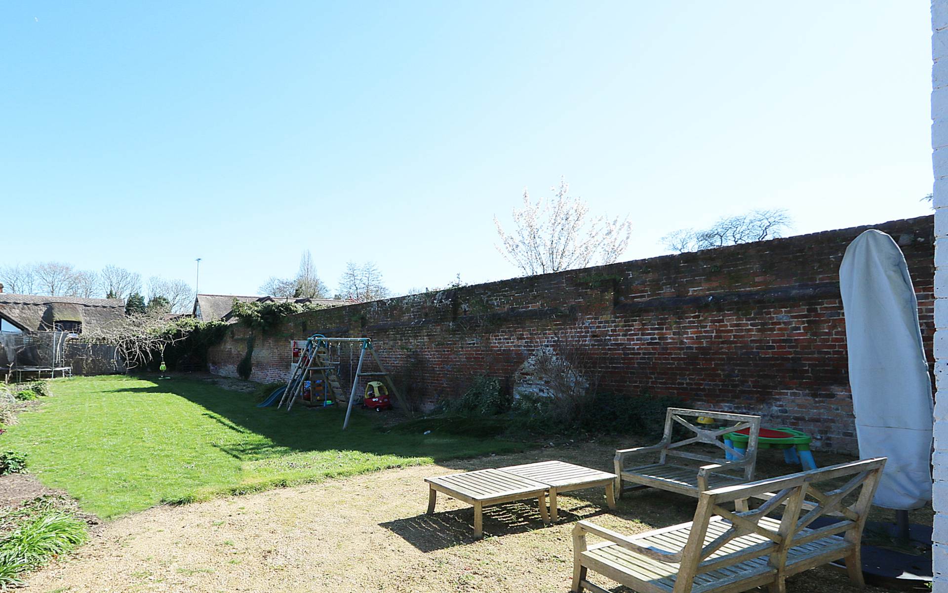 Pangbourne Hill, Pangbourne - 2 mins walk to train station and shops, Image 3