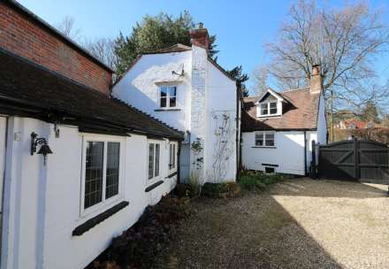Pangbourne Hill, Pangbourne - 2 mins walk to train station and shops, Image 22