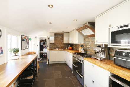 Pangbourne Hill, Pangbourne - 2 mins walk to train station and shops, Image 6