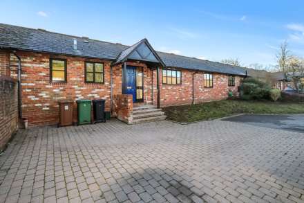 Property For Rent Butlers Pond, Whitchurch Hill, Reading