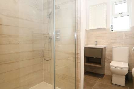 Thames Avenue, Pangbourne - walk to the shops & train station, Image 14