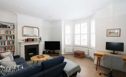 Thames Avenue, Pangbourne - walk to the shops & train station, Image 4