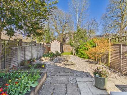 Thames Avenue, Pangbourne - walk to the shops & train station, Image 6