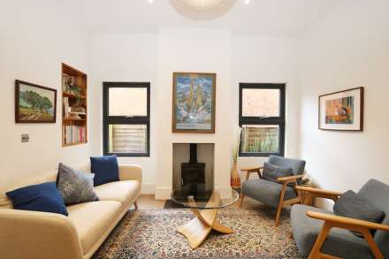 Thames Avenue, Pangbourne - walk to the shops & train station, Image 7