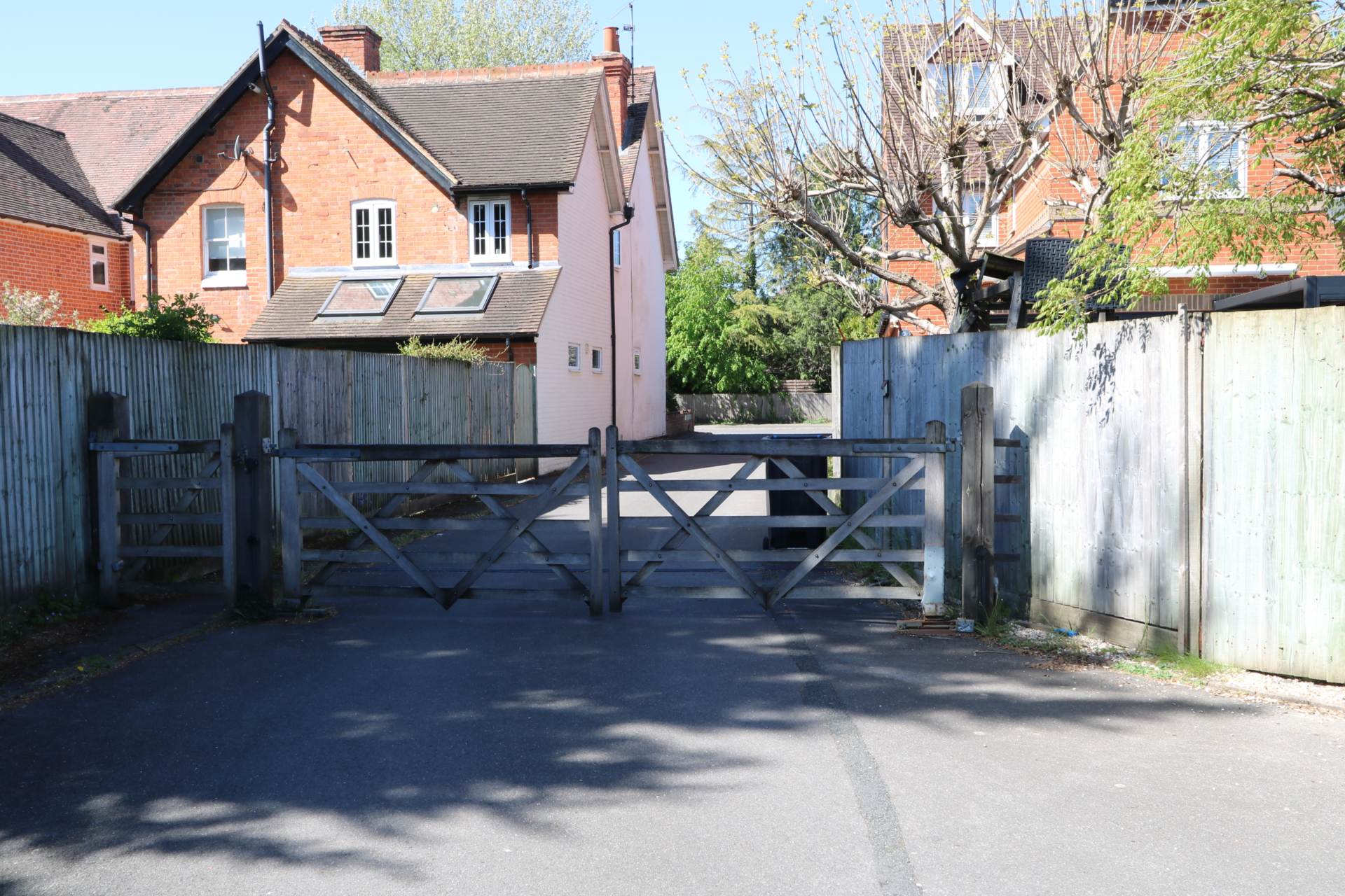 Horseshoe Road, Pangbourne - centre of the village, walk to shops & train to London/ Oxford, Image 16