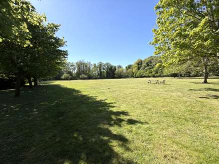 Bradfield - Beautiful setting, Image 17