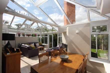 Bradfield - Beautiful setting, Image 2
