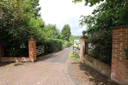 Fishers Lane, Cold Ash - Gardens and woodland 4 acres, Image 23